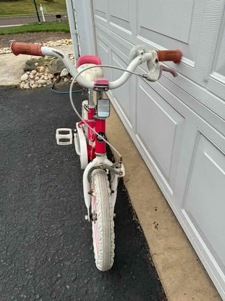 Photo of free Girl’s Beginner Bike (Maple Glen) #2
