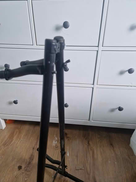 Photo of free Guitar stand (Wandsworth) #2