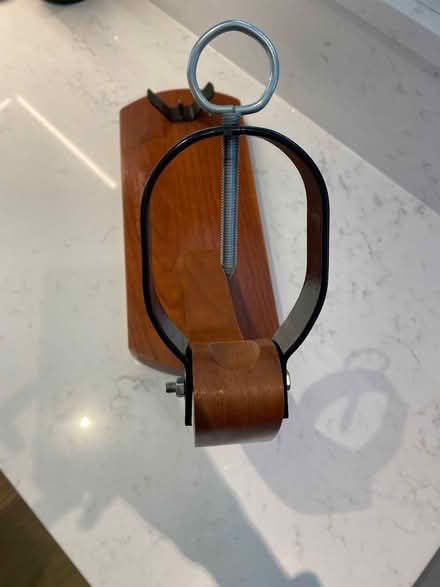 Photo of free Spanish ham carving frame (Chaulden HP3) #2