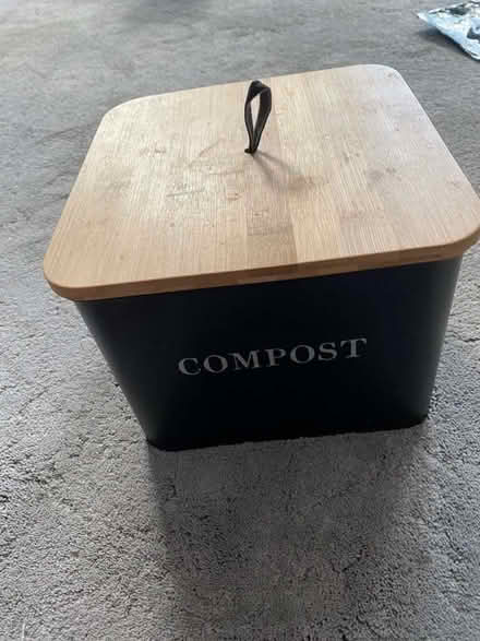 Photo of free Compost caddy (Malmesbury SN16) #1