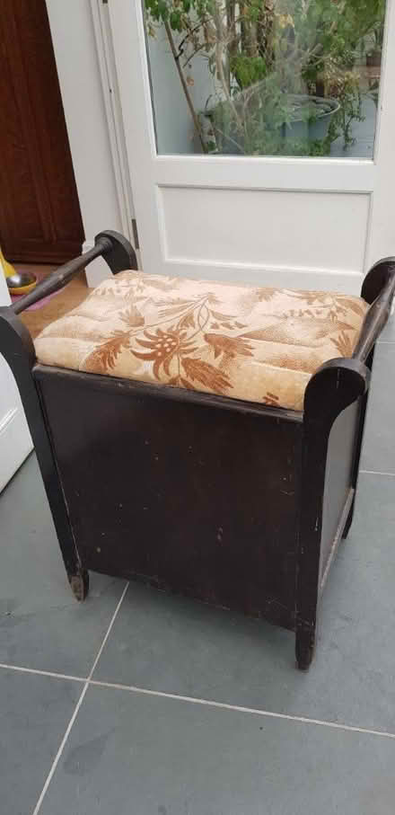 Photo of free Vintage Piano Stool (HP10) #3