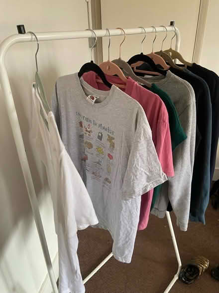 Photo of free Women’s T-shirts and jumpers (E5) #3
