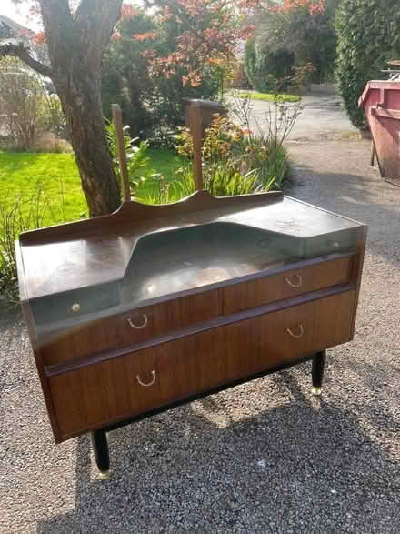 Photo of free Vintage late 1950s dressing table with mirror (Hurst Green RH8) #1