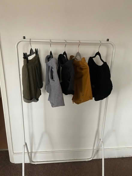 Photo of free Women’s shorts (E5) #2