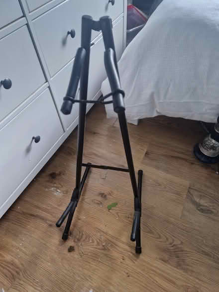 Photo of free Guitar stand (Wandsworth) #1