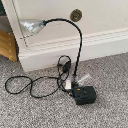 Photo of free Electric light - broken clamp (Balham) #1
