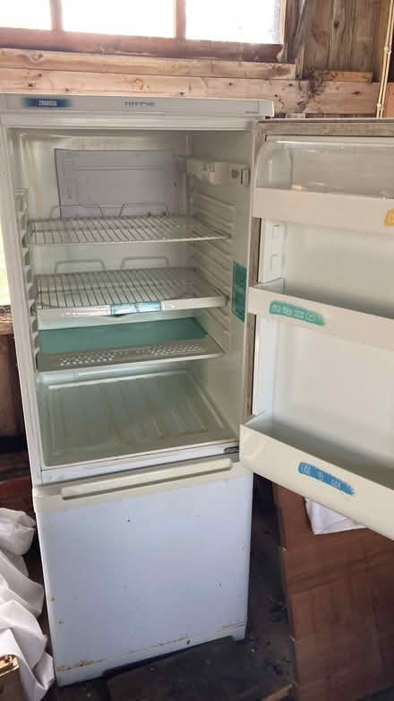 Photo of free tall fridge freezer Zanussi (sidlesham) #3