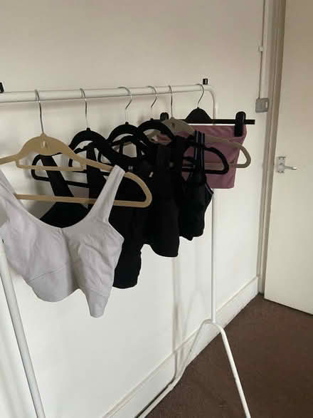 Photo of free Women’s sports bra tops (E5) #1