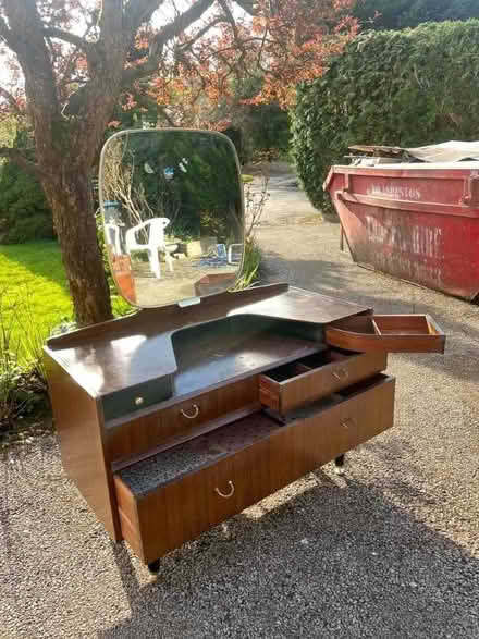 Photo of free Vintage late 1950s dressing table with mirror (Hurst Green RH8) #2
