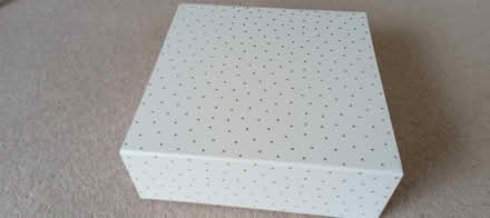 Photo of free white cardboard gift box (Orpington BR5) #1