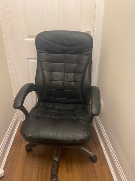 Photo of free Office chair and a desk (Gateshead) #1
