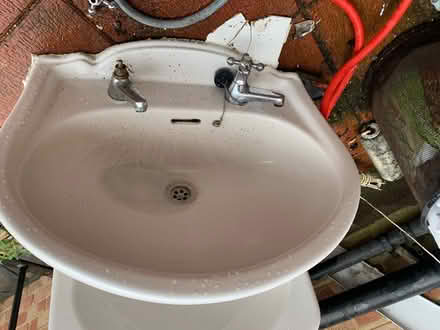 Photo of free 2 bathroom basins (SM6) #1