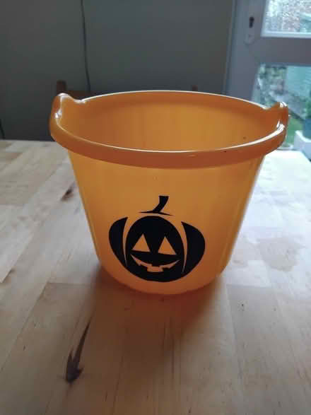 Photo of free Halloween bucket (Starbeck HG1) #1