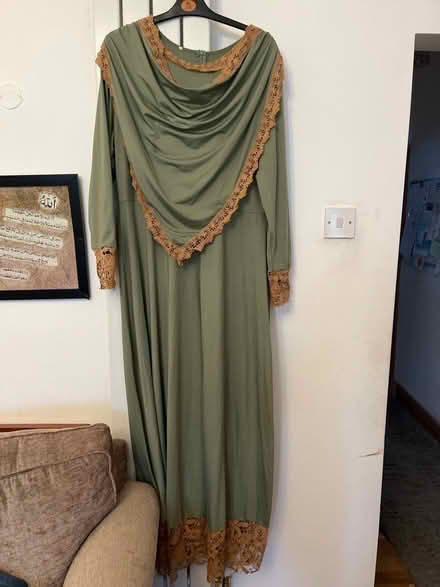 Photo of free Green abaya (East Croydon ( near station )) #1