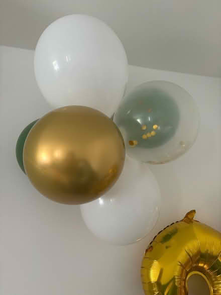 Photo of free Birthday balloons (Carshalton SM5) #2