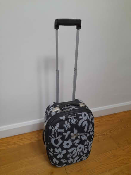 Photo of free Small expandable suitcase (Chalfont St Peter SL9) #3