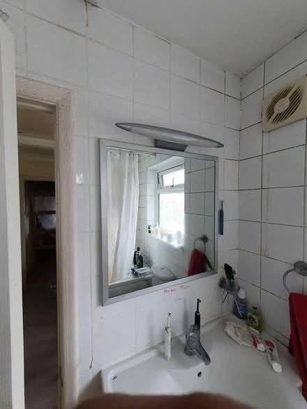 Photo of free Bathroom mirror and separate light (TW3 Hounslow Central) #2