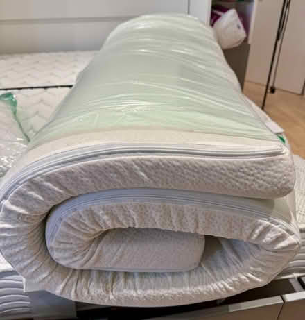 Photo of free Memory Foam mattress topper 144cm x 178cm x 8cm (Tunbridge Wells S. TN2) #2