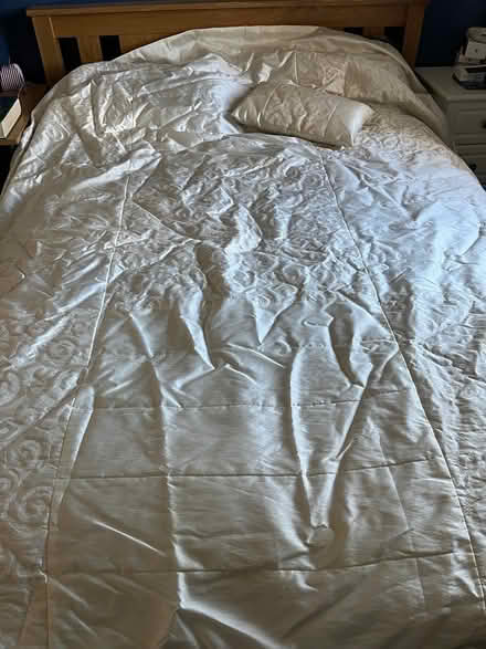 Photo of free King Size Bed Cover and Cushion (Denholme BD13) #1