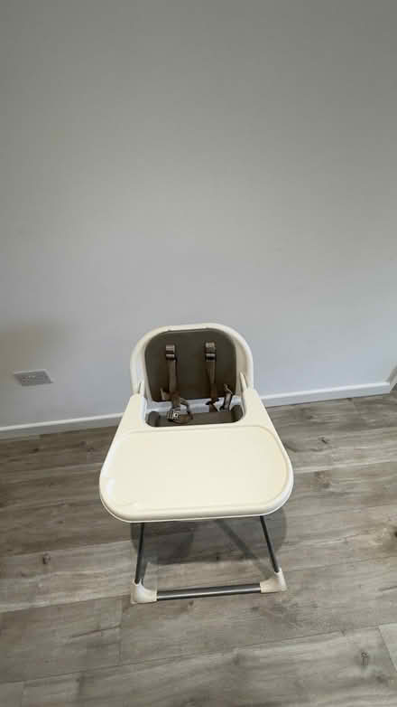 Photo of free High chair (B25) #2