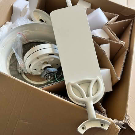 Photo of free Hunter 4 blade ceiling fan (Sykesville) #2