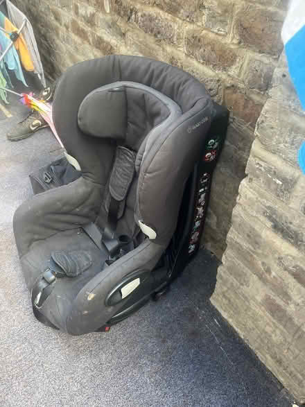 Photo of free Maxi cosi axis’s Car seat (SW15) #1