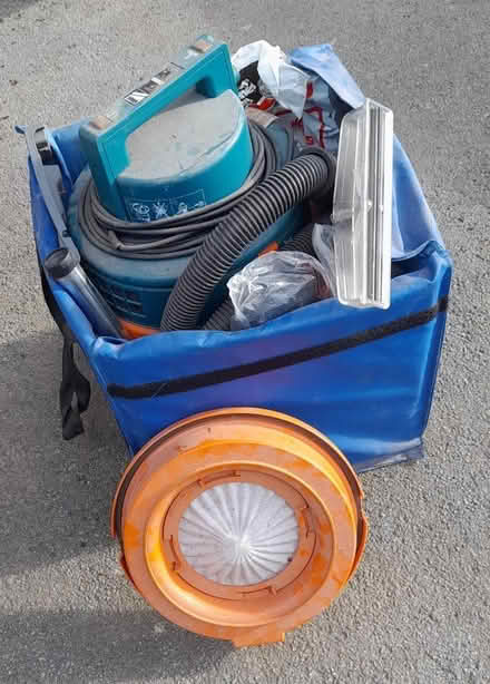 Photo of free Vax Wet and Dry vacuum cleaner (BD20) #1
