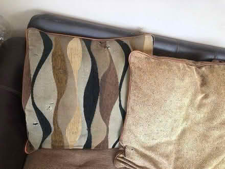 Photo of free Sofa (DA12) #1