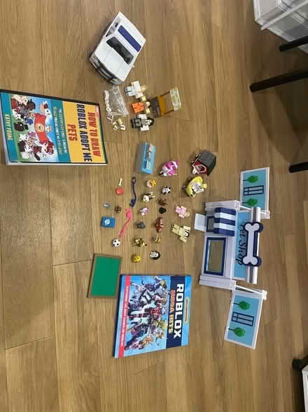 Photo of free Roblox playset and books (Berry Lane Estate WD3) #2