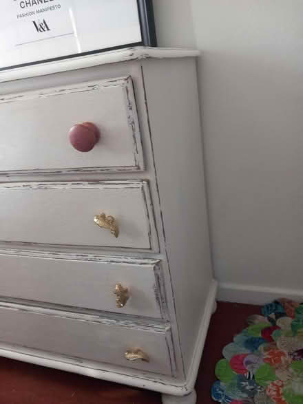 Photo of free Shabby Chic White Chest Of Drawers (Mitcham CR4) #2
