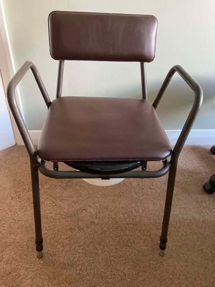 Photo of free Commode (Birchencliffe HD3) #1