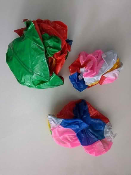 Photo of free Beach balls and inflatable parrot (Harringay Ladder N8) #1