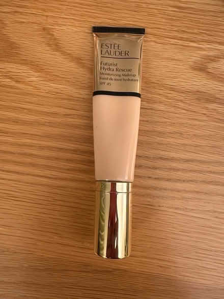 Photo of free Estée Lauder foundation 1C1 (Park Hill, Croydon, CR0) #1
