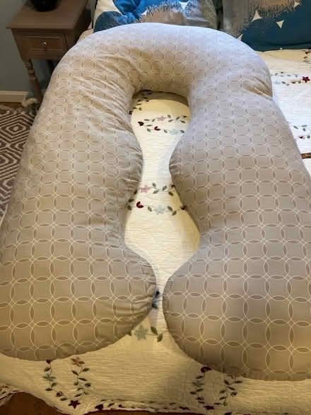 Photo of free U shaped pregnancy pillow (Fairfax City) #1