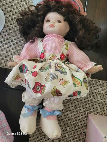 Photo of free Dolls (S Everett) #1