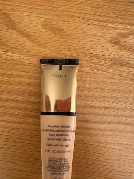 Photo of free Estée Lauder foundation 1C1 (Park Hill, Croydon, CR0) #3