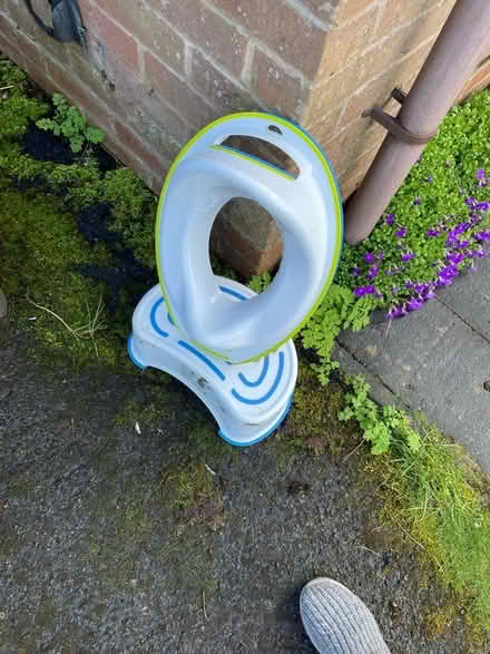 Photo of free Toddler stool and 2 toilet seats (Sedgley DY3) #1