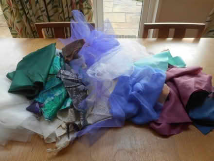 Photo of free fabric scraps (Wheatley OX33) #1