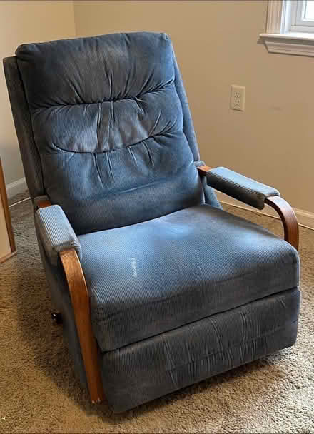 Photo of free Sliding/rocking armchair (New Paltz) #2