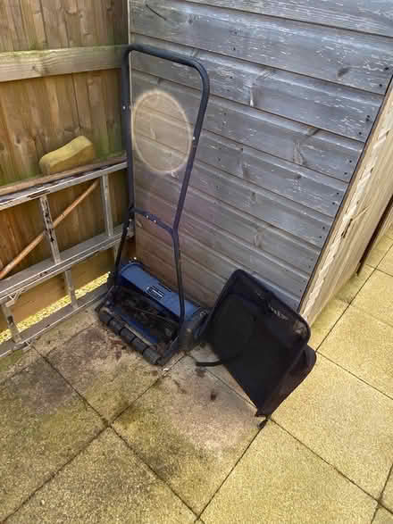 Photo of free Push lawn mower (Thorndon) #2