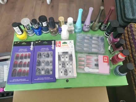 Photo of free False nails and nail polish (BL2 breightmet) #1