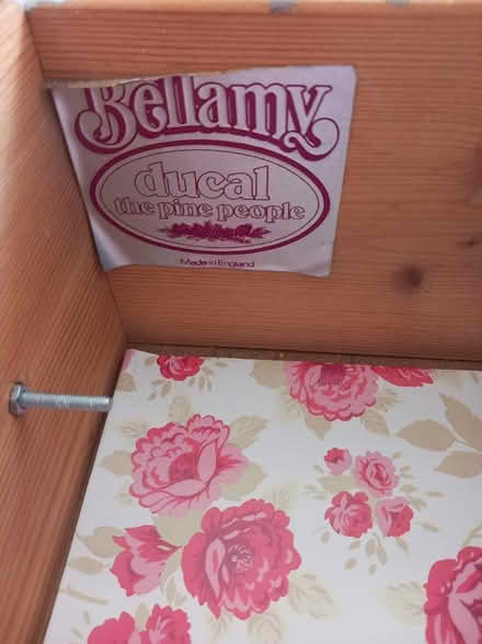 Photo of free Shabby Chic White Chest Of Drawers (Mitcham CR4) #3