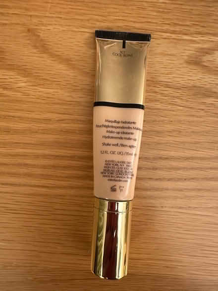 Photo of free Estée Lauder foundation 1C1 (Park Hill, Croydon, CR0) #2