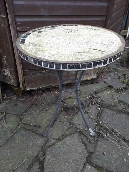 Photo of free Upcycling bistro table (Purley CR8) #1