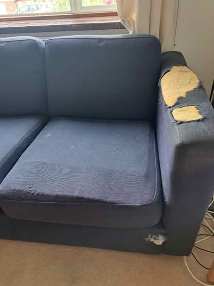 Photo of free Old Ikea sofa with lots of wear and tear (Old Coulsdon CR5) #3