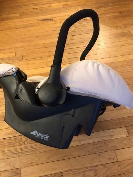 Photo of free Car seat carry cot for baby to toddler (Rottingdean BN2) #3