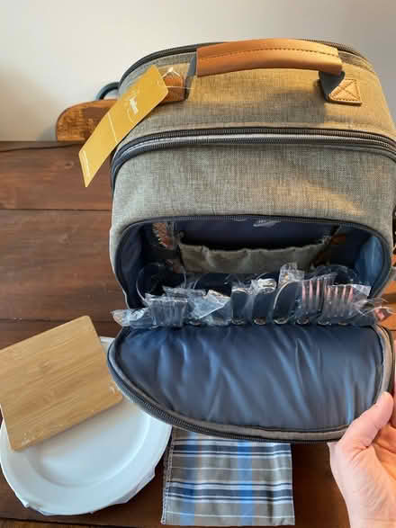 Photo of free Insulated picnic backpack (Capitol Hill, Duncan St NE) #2