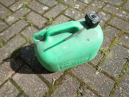 Photo of free Petrol cannister (Purley SM6) #2