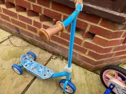 Photo of free kid's scooter (Henley-on-Thames RG9) #1
