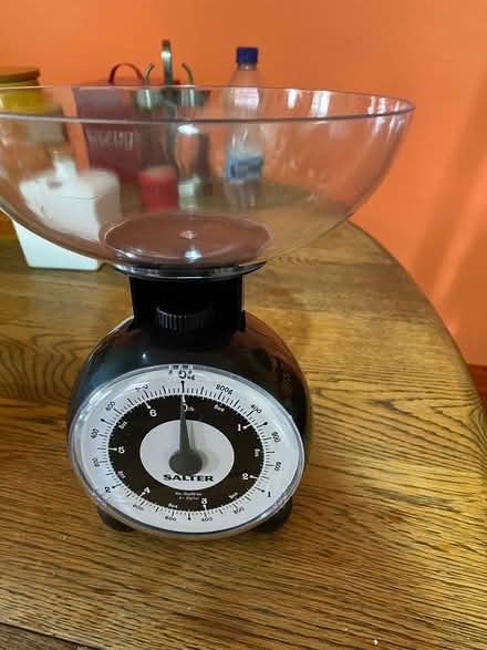 Photo of free Small plastic kitchen scales (Highbury Vale NG6) #1